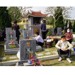 Tục thăm mộ tổ tiên – nét đẹp văn hóa tâm linh người Việt